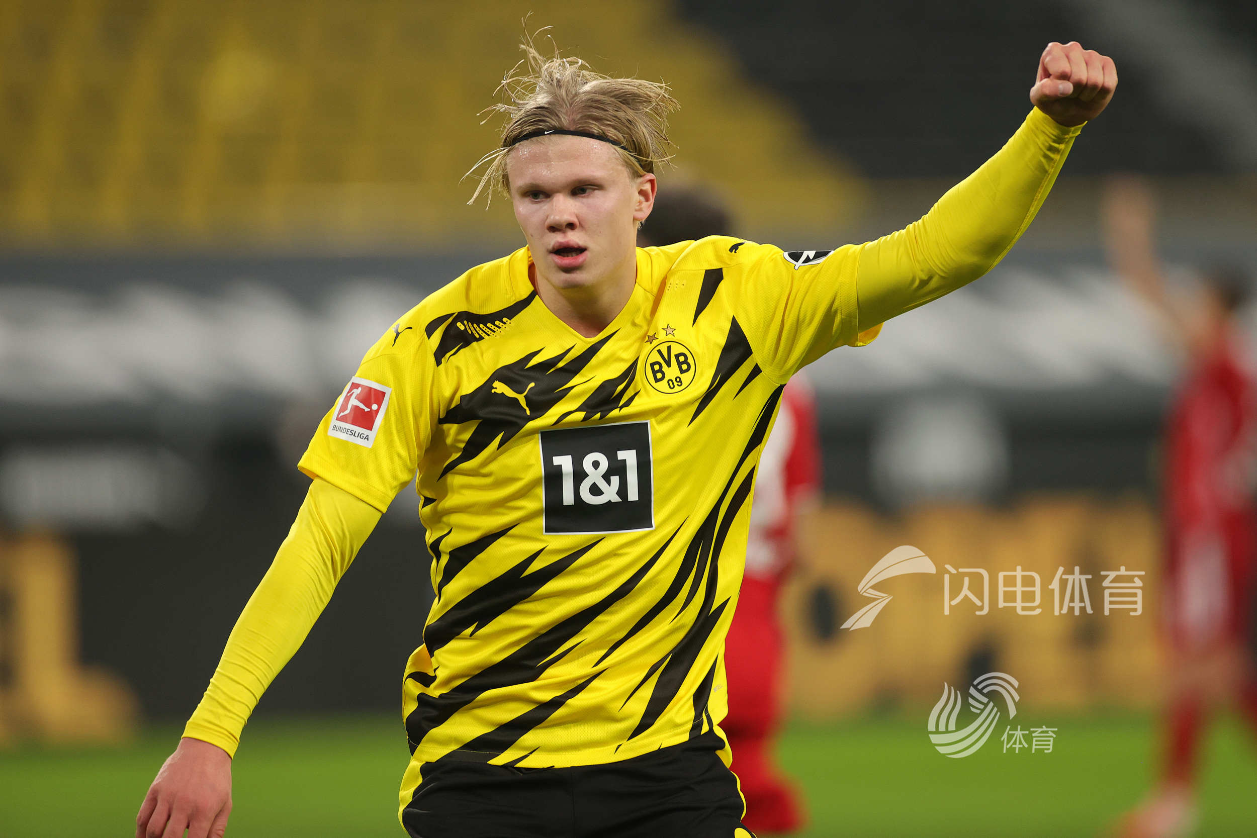 有风或衣物 有风或衣物