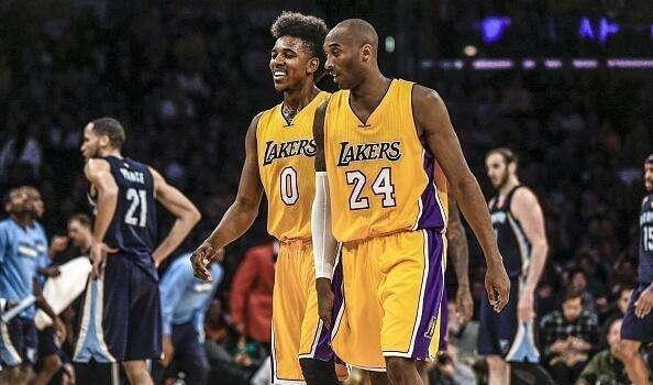 迫使黄蜂后 迫使黄蜂后